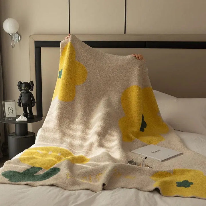 Floral Sofa Blanket – Nordic Fleece Throw | Skanto