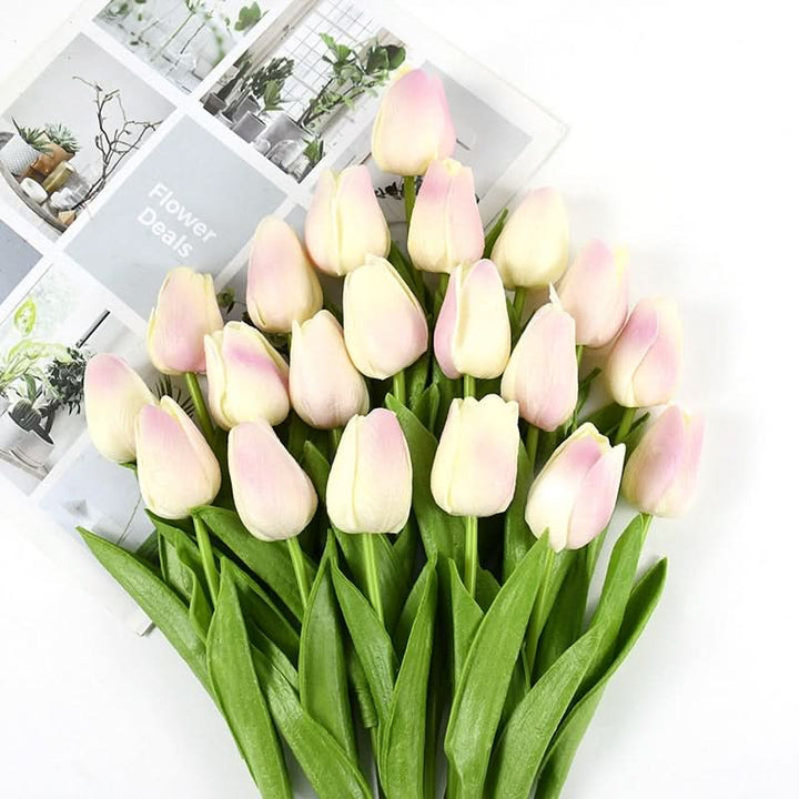 Künstlicher Tulpenstrauß mit realistisk wirkenden Blüten