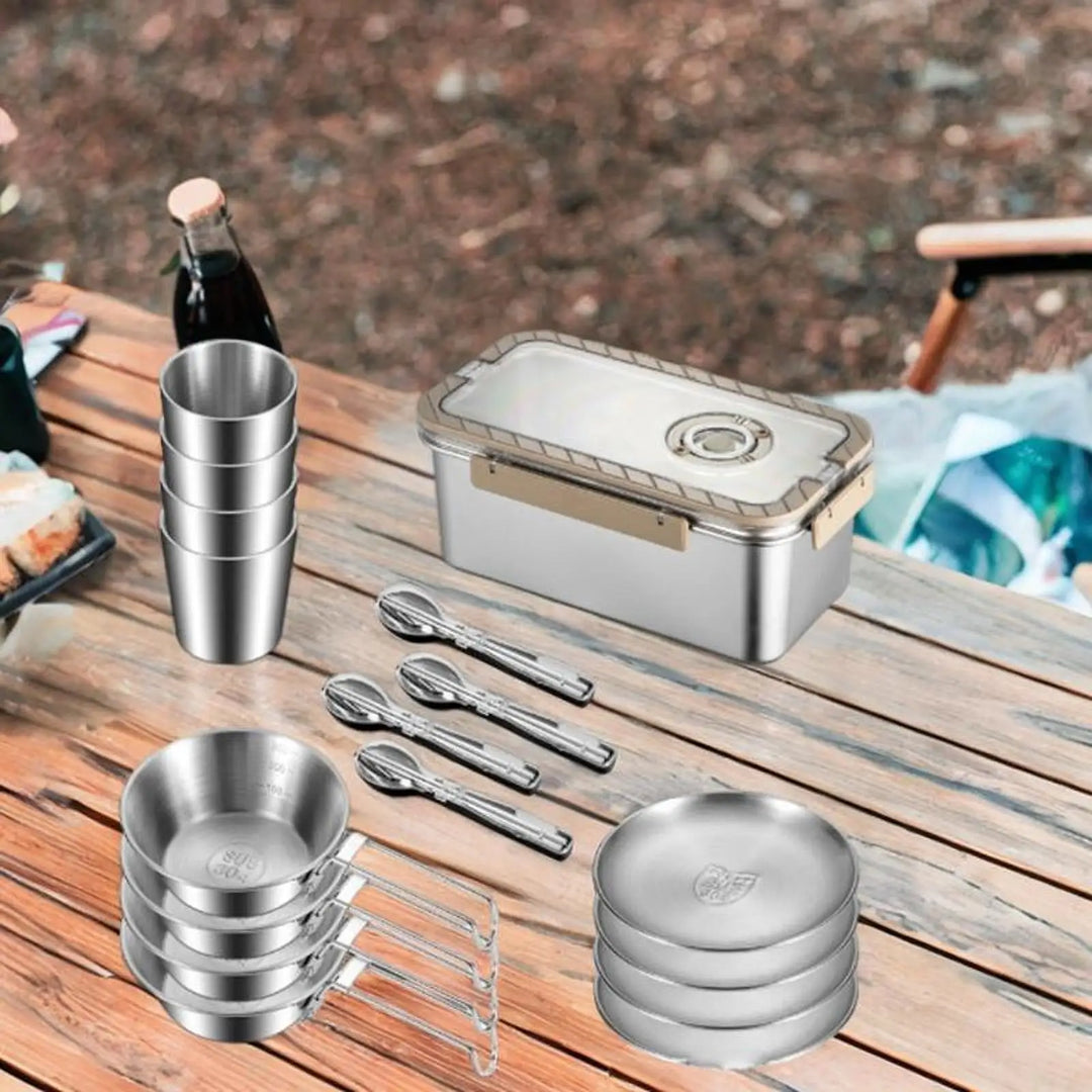 Frendorf | Camping Messware Kit Rustfritt Stål Servise med Oppbevaringsboks – CampSet