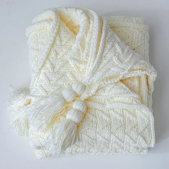 HeartCozy Blanket – Luxe Chenille Blanket with Heart Fringes Skanto