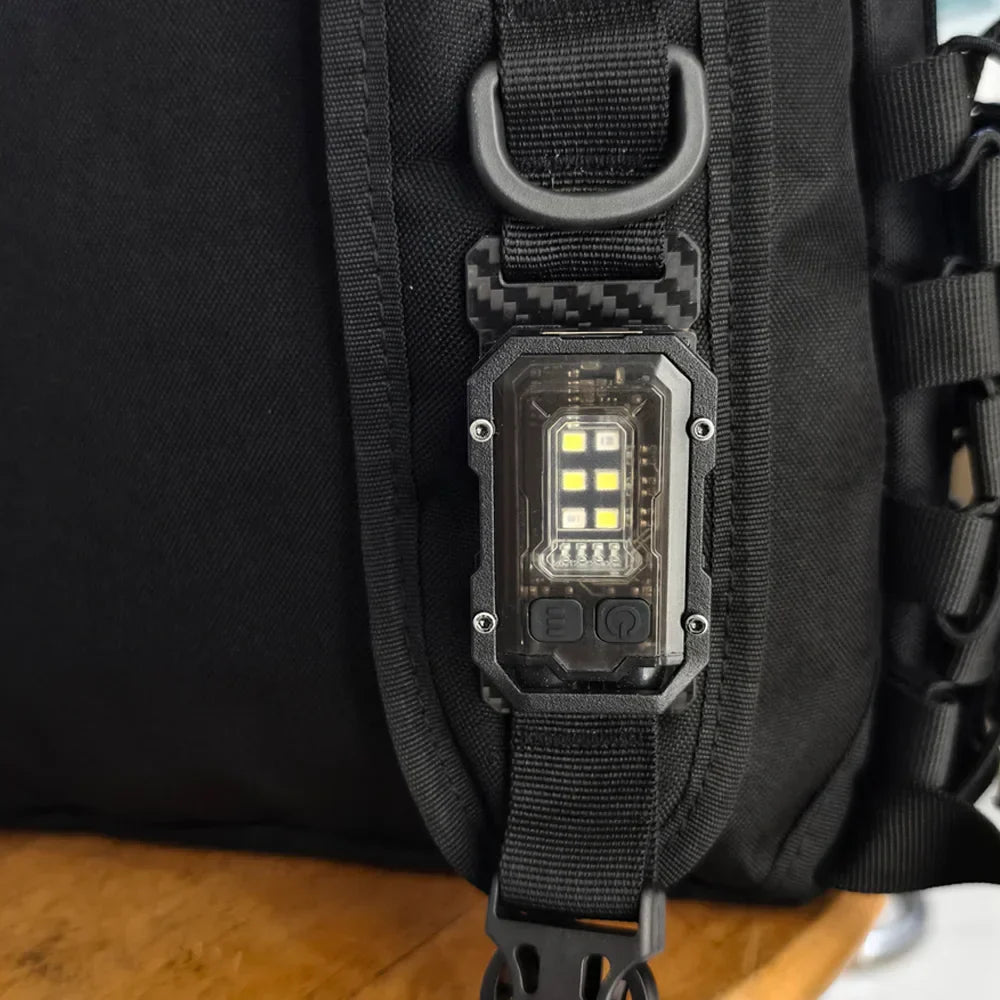 Skanto | Magnetisk LED lommelykt med bæreholder – Håndfri arbeidslys for utendørs og reparasjoner