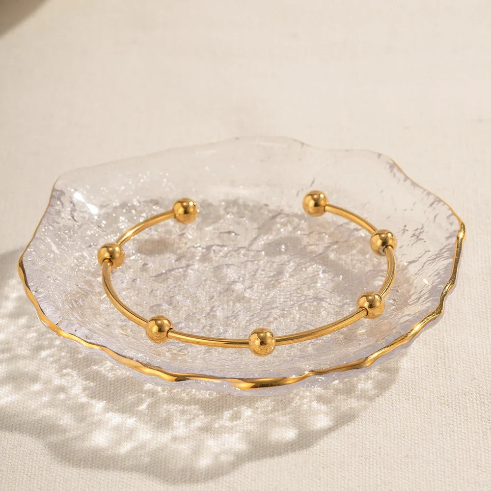Skanto | Elegant Separert Kule Armring