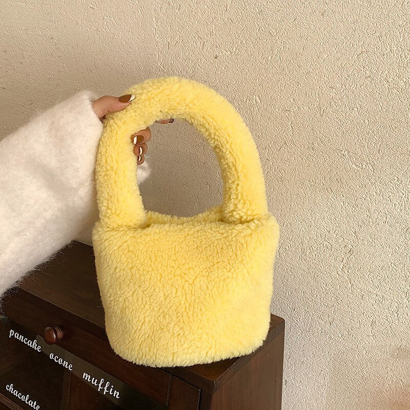 Skanto | Kosedyr Plush Mini Bucket Bag