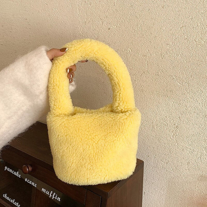 Skanto | Kosedyr Plush Mini Bucket Bag