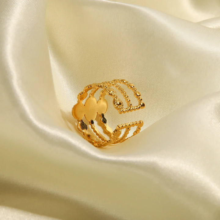 Skanto | 18k Triple Rose Stone Ring Stack