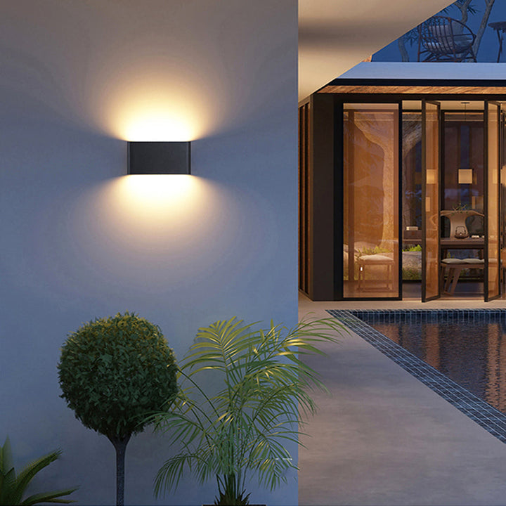 Skanto | HydroShine - Holdbar Vanntett Vegglampe
