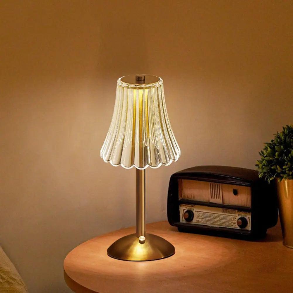 Skanto | CrystalLuxe - Vintage Bordlampe med Elegant Glans