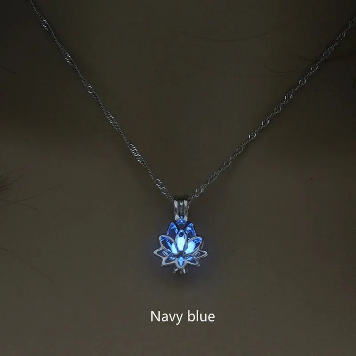 Skanto | Mystic Moon Glow Lotus Halskjede