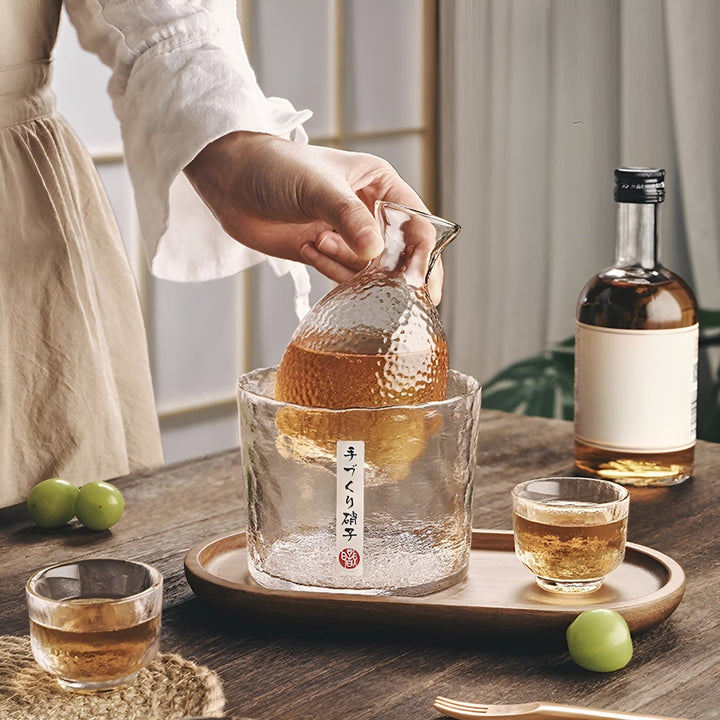 Japansk sake-sett laget av glass – Elegant karaffel med kopper | Perfekt for vin, whisky og likør | Skanto