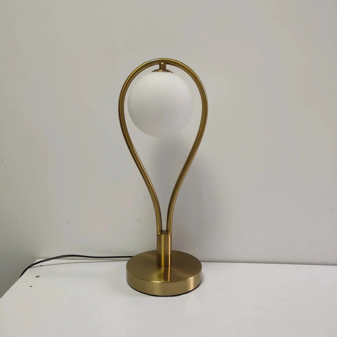 Skanto | Elegant soveromslampe med glassdetaljer