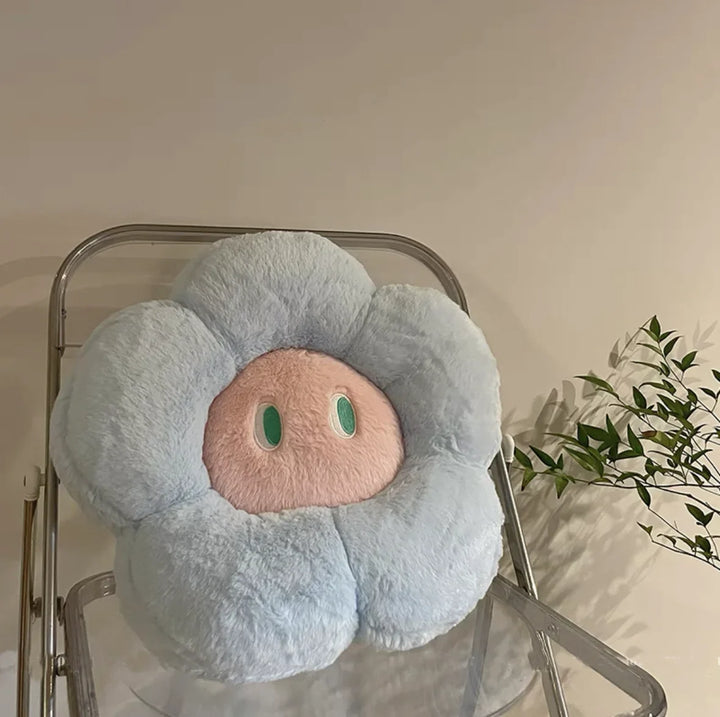 Fluffy Flower Cushion with Eyes | Skanto