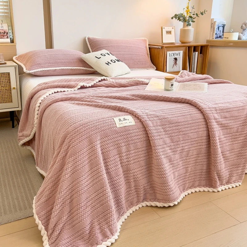 Skanto | Kastepledd WarmHug | Plysj Flanell | Rutete Design | Til Sofas & Senger | Fire Sesonger