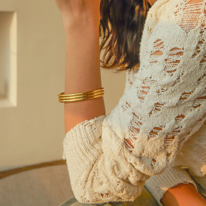Skanto | 18k Triple Ribbed Bangle Bracelet