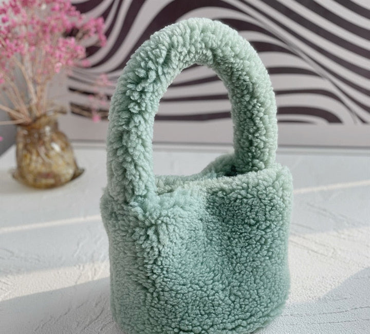 Skanto | Kosedyr Plush Mini Bucket Bag