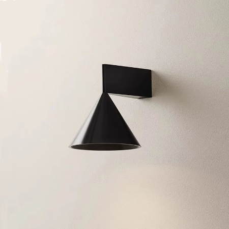 Elegante skandinaviske, kegelformige Wandleuchte für moderne Interieurs