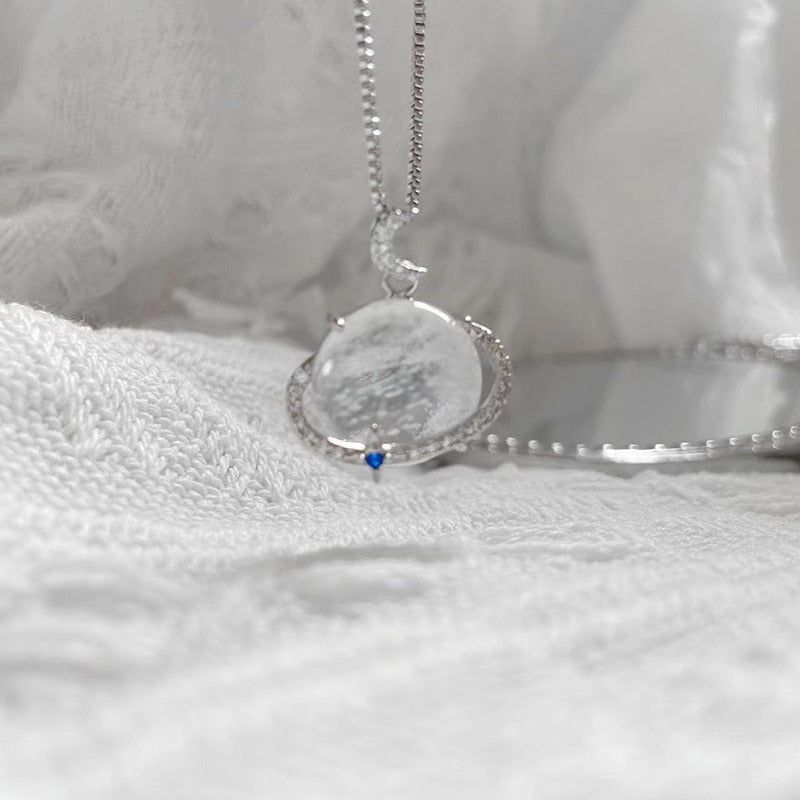 Skanto | Elegant Lunar Bliss Krystall Halskjede