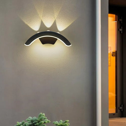 Skanto | Elegant 10W Vanntett LED Utendørs Vegglampe for Hage og Balkong - Dobbelt Spenning