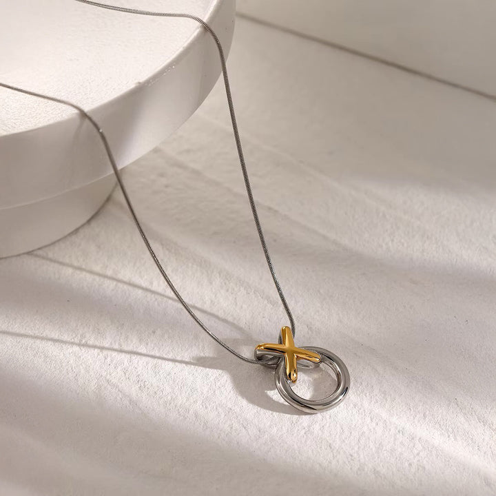 Skanto | Elegant XO Sammenflettet Halskjede