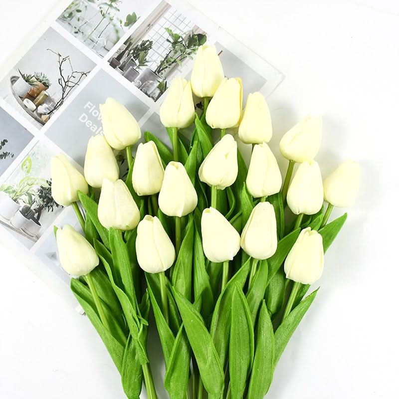 Künstlicher Tulpenstrauß mit realistisk wirkenden Blüten
