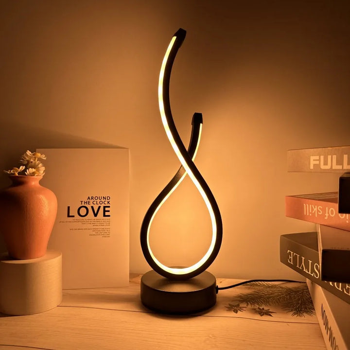 Skanto | Lumoara LED bordlampe | Dimmbar | 3 lysefarger | Moderne design