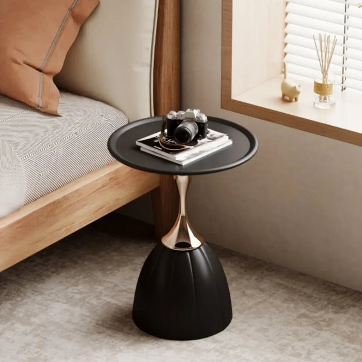 Skanto | Nordic Lotus Side Table i skandinavisk design