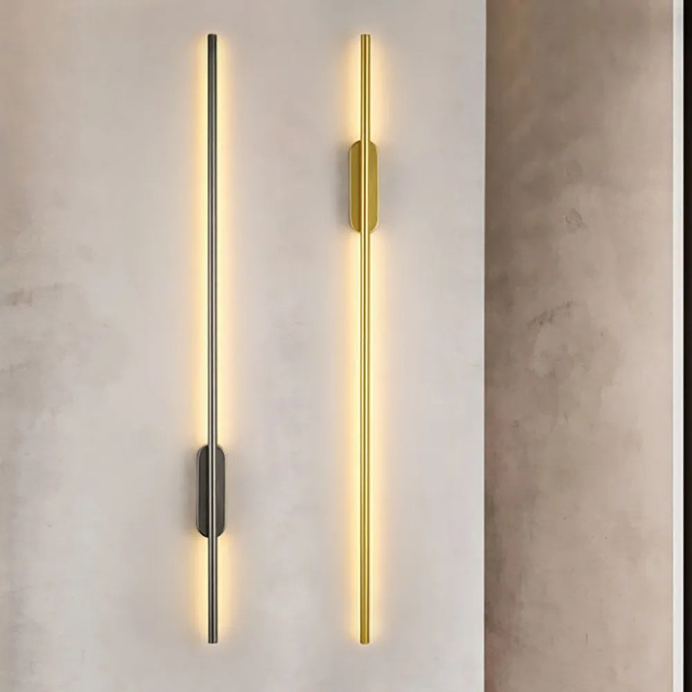 Skanto | SofaLume – Modern Vegglampe i Svart og Gull for Stilfullt Liv