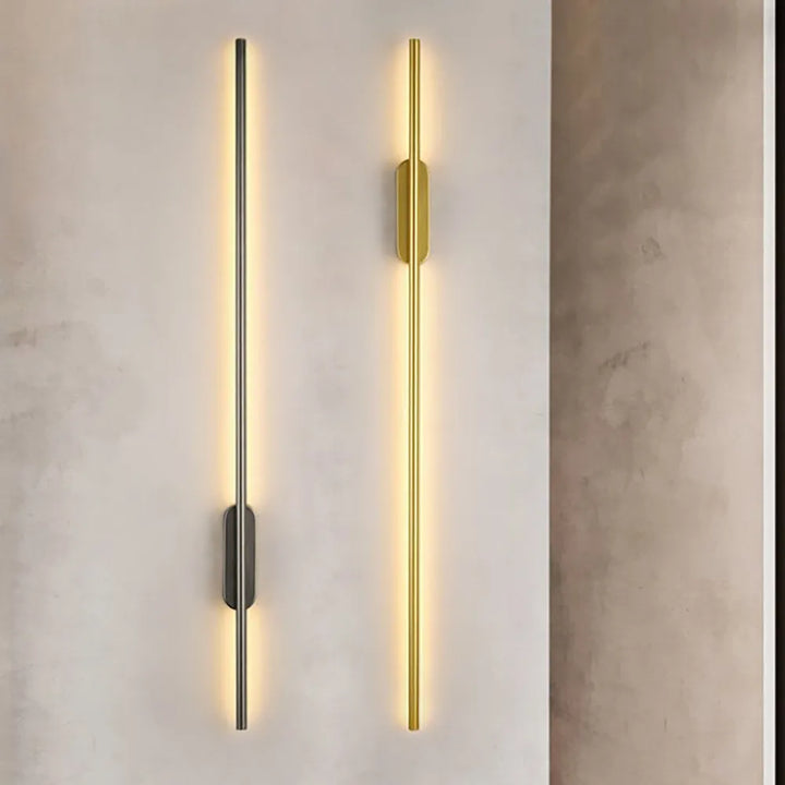 Skanto | SofaLume – Modern Vegglampe i Svart og Gull for Stilfullt Liv