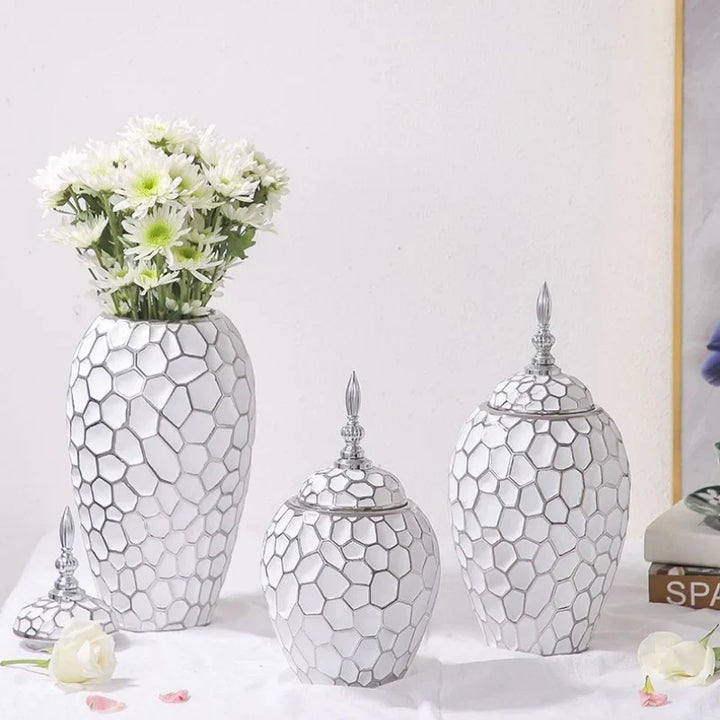 Skanto | Elegant keramikkvase med gullakcent