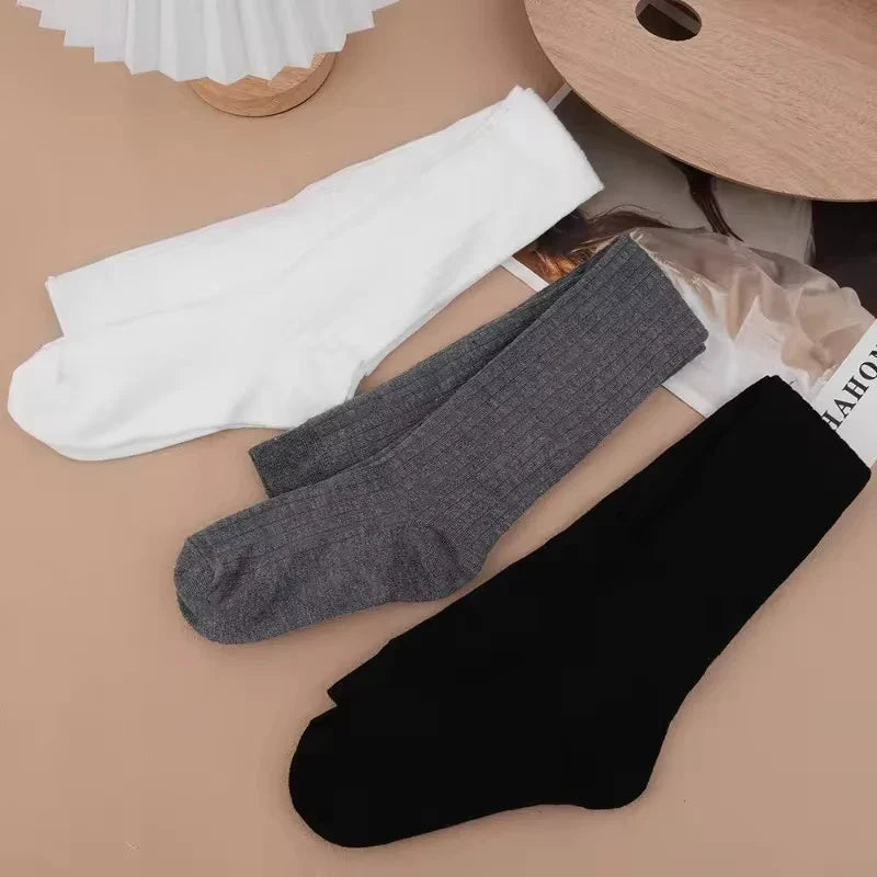 Skanto | WoolLuxe Kvinne Overkne Sokkene | Høst & Vinter | Varm & Tykk | Ensfargede Farger | 60–65 cm