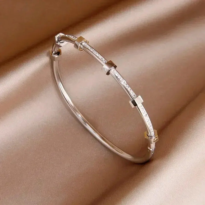 Skanto | Klassisk Diamond Hex Bangle Bracelet