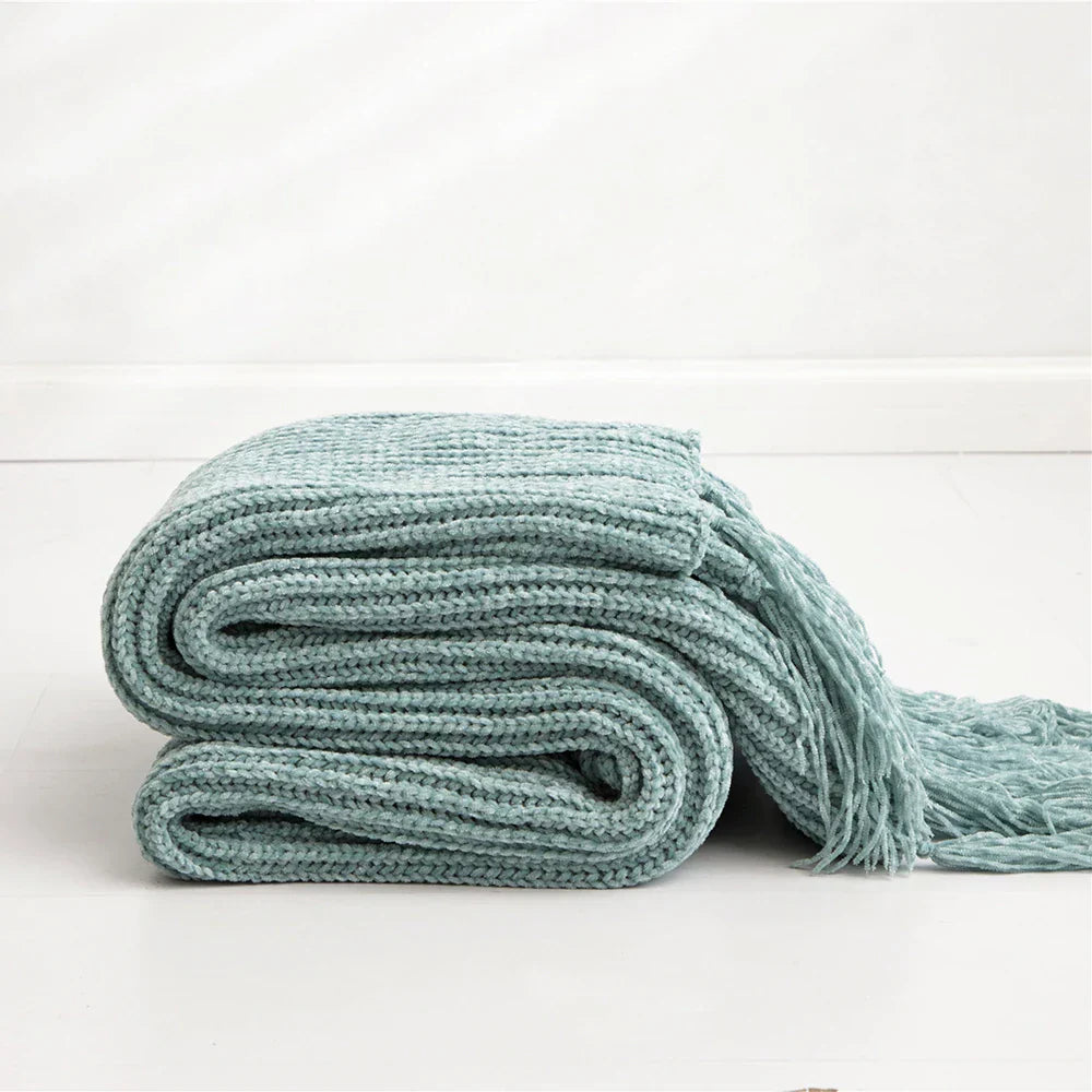 HeartCozy Blanket – Luxe Chenille Blanket with Heart Fringes Skanto