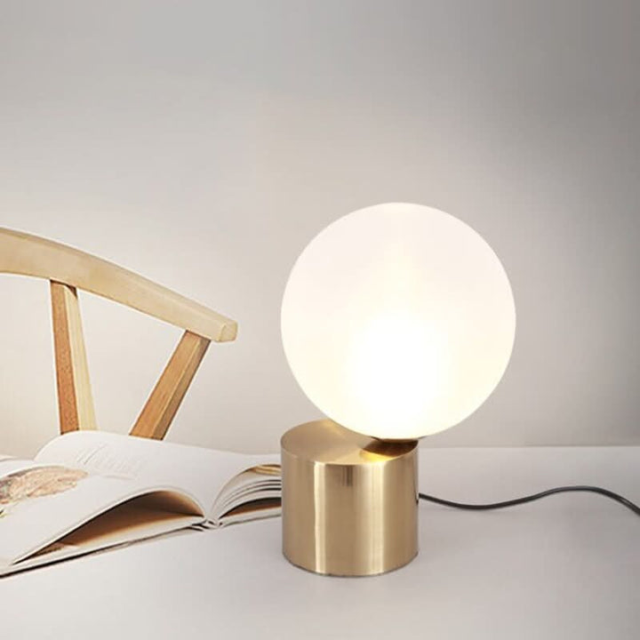 Skanto | LUMORIS – Elegant bordlampe
