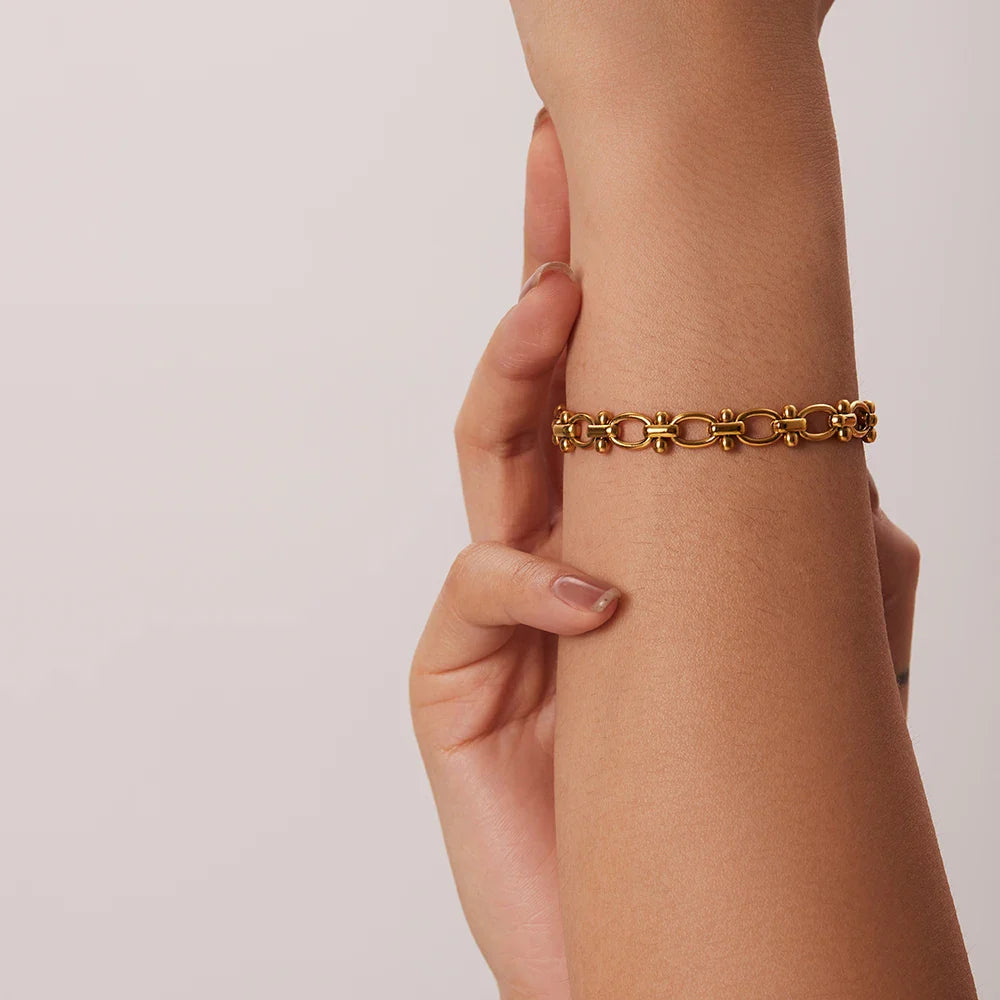 Skanto | Delikat Oval Aksetert Armbånd