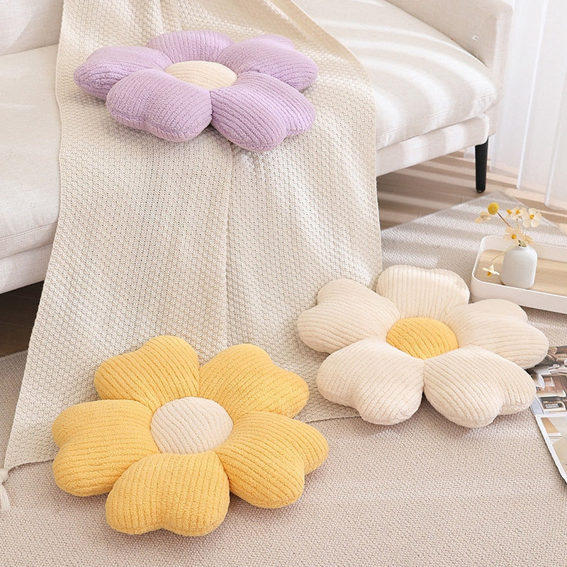 Fluffy Clover Flower Cushion | Skanto