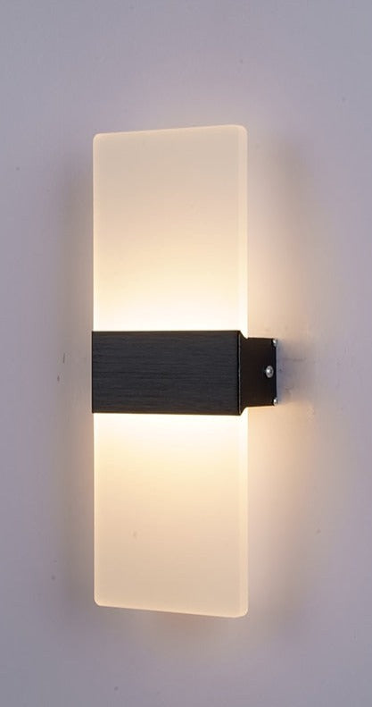 Skanto | Moderne vegglampe for soverom i elegant form