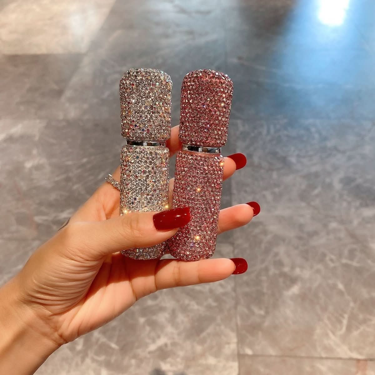 Norvo | Fyllbar parfymeflaske i et luksuriøst diamantdesign | 10 ml reise størrelse for på farten