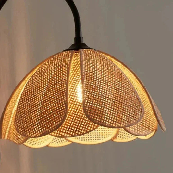 Skanto | LumaFlora - Elegant rotbanglampe - Varm blomsterlig atmosfære