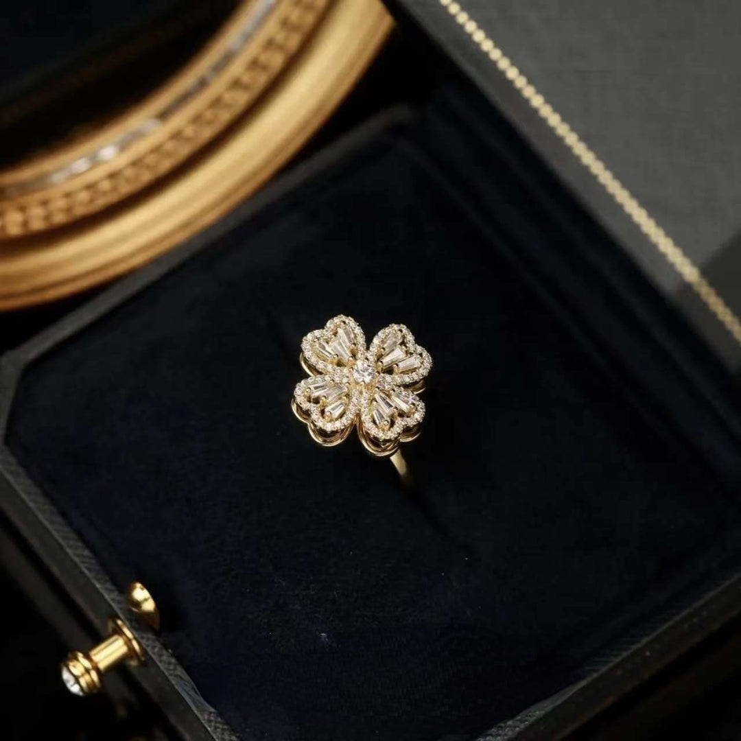 Skanto | Roterende Blomst Zircon Klover Ring