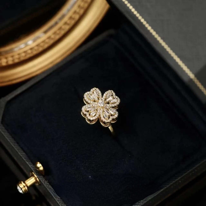 Skanto | Roterende Blomst Zircon Klover Ring