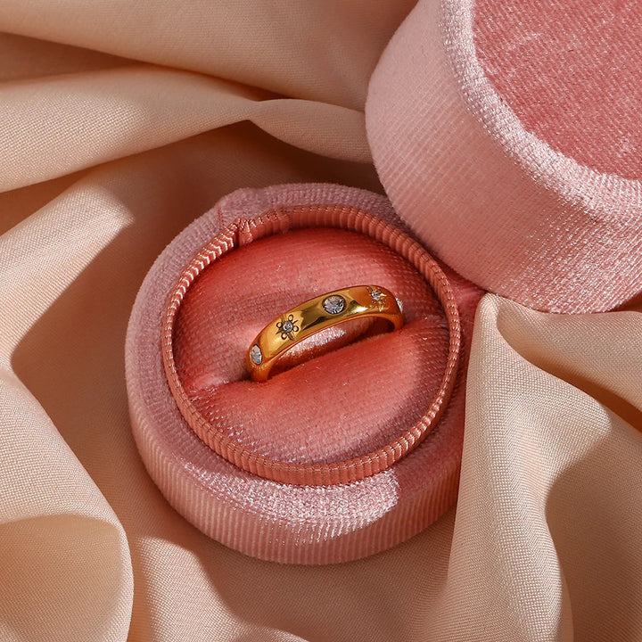 Skanto | 18k Stjerne & Stein Inkludert Ring