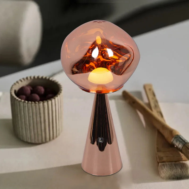 Skanto | Vulkanisk LED Skrivebordlampe med Dimmefunksjon