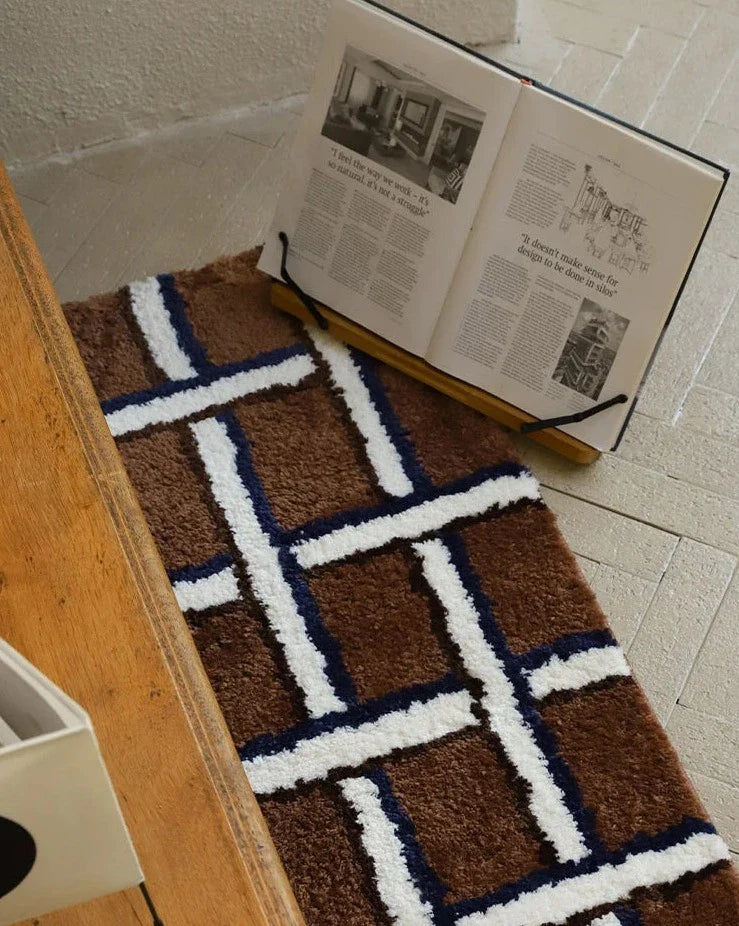 illustrative Grid Rug | Skanto