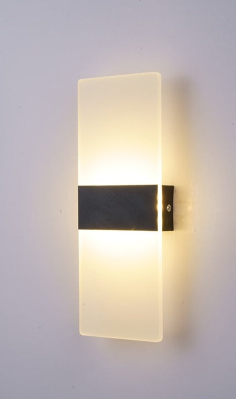 Skanto | Moderne vegglampe for soverom i elegant form