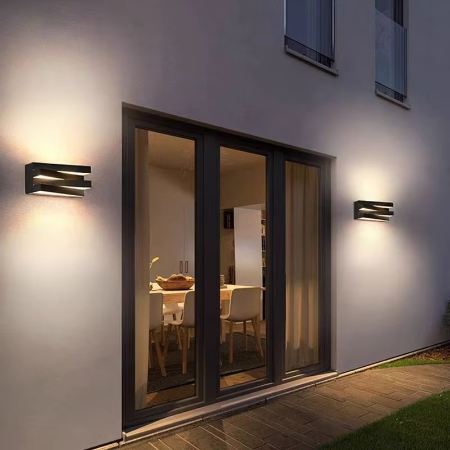 Skanto | Værbestandig LED-vegglampe for utendørs eleganse