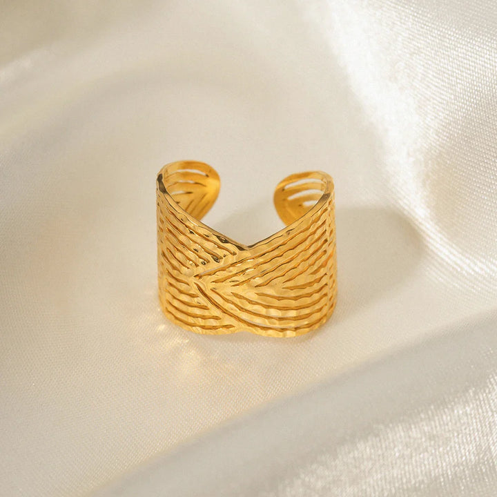 Skanto | 18k Elegant Bred Triangulær Koblingsring