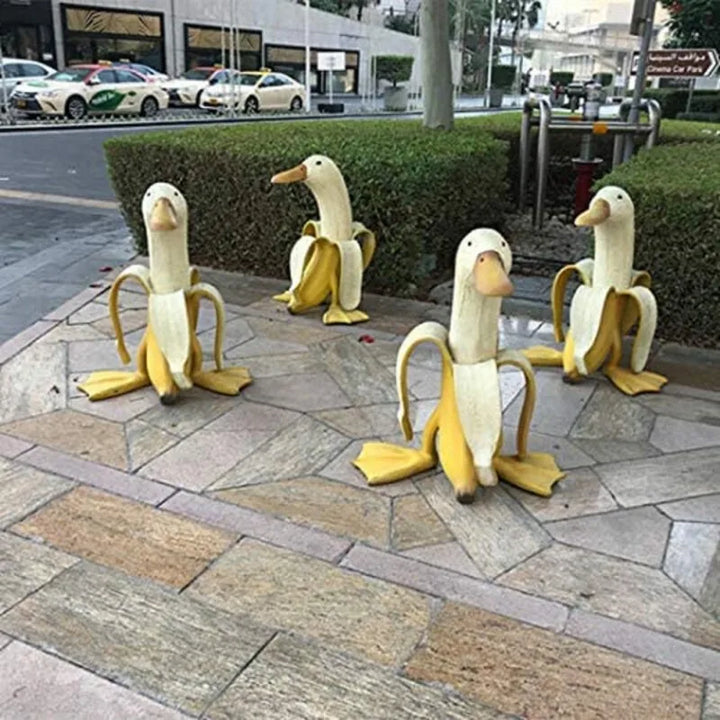 BananaDuck Dekorfigur – Lekne Harpiksdekorasjon for Innendørs eller Utendørs | Skanto