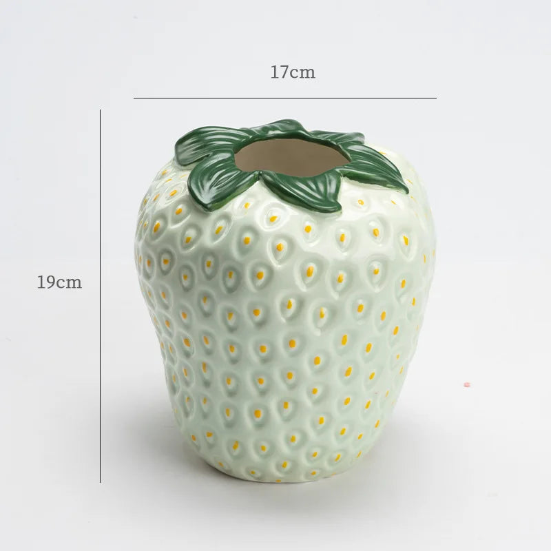 Skanto | Ugly Strawberry Vase