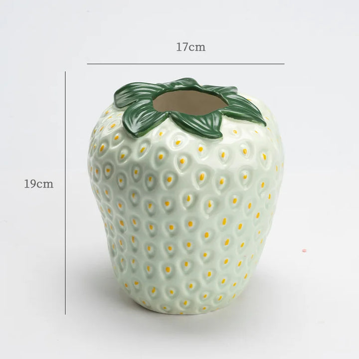 Skanto | Ugly Strawberry Vase