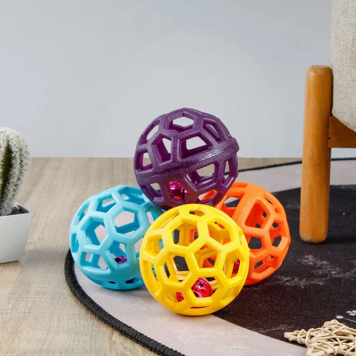 Kauball laget av naturlig gummi med klokke Skanto