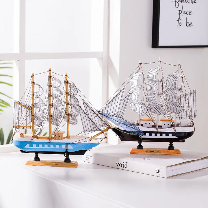 Skanto | Royaleva Nordic Wood Sailboat Sculpture - LED-belyst dekorativt stykke, batteridrevet